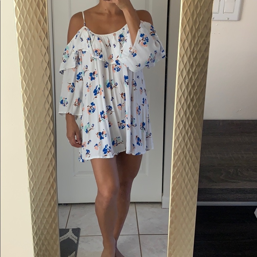Dress off the shoulders